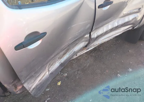 2015 Toyota Tacoma Prerunner V6 z USA, uszkodzony, nr VIN 3TMJU4GN9FM179890